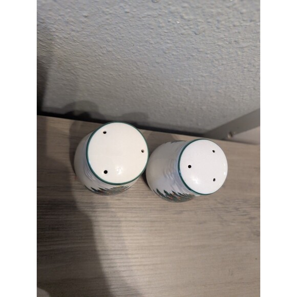 Super Cute Vintage Christmas Tree Ceramic Salt & Pepper Shaker Set - Picture 4 of 6